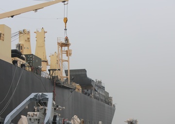 Marines hone amphibious offloading capabilities