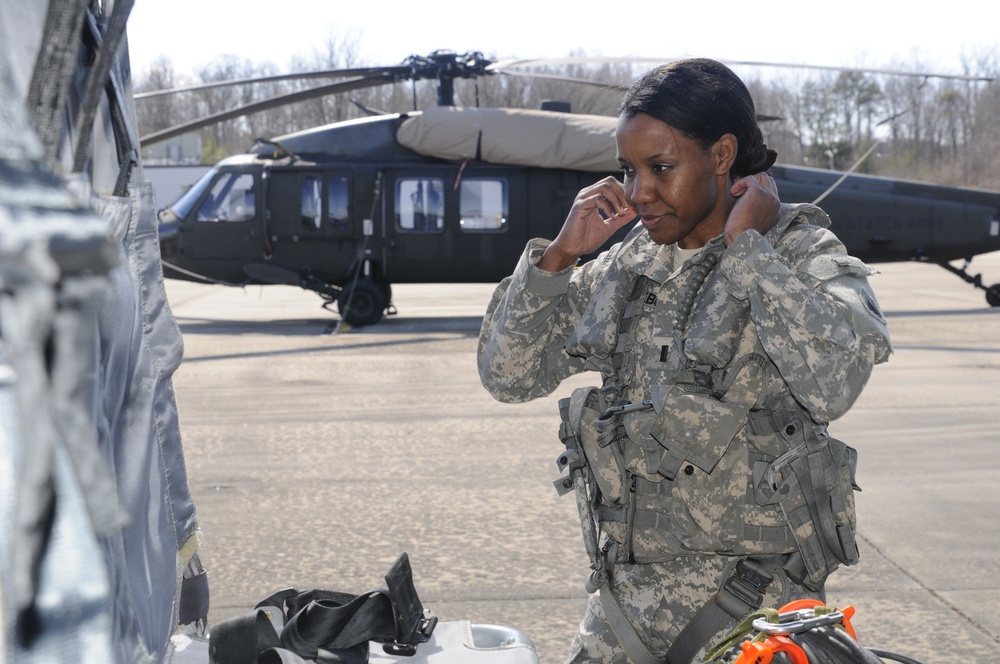 DC Army National Guard welcomes first African-American female pilot