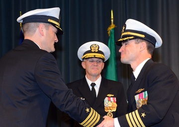 Jablon turns over command of SUBDEVRON 5