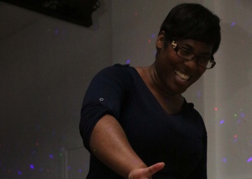 Quantico bowling center caters to families