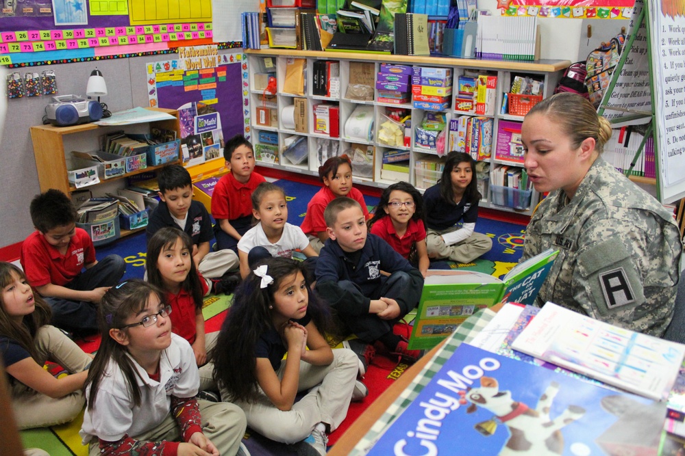 402nd FA and 5th AR BDEs team up for National Read Across America event