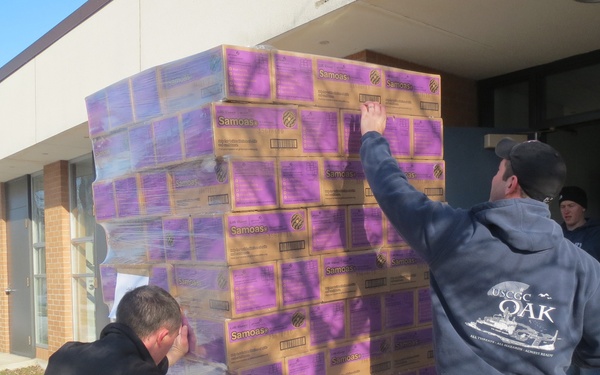 Coast Guardsmen help local Girl Scouts