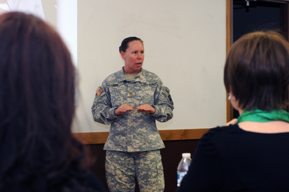 Female soldiers encourage women to seek leadership roles