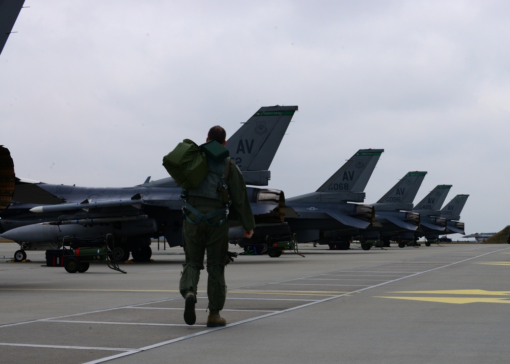 US begins training sorties in Poland