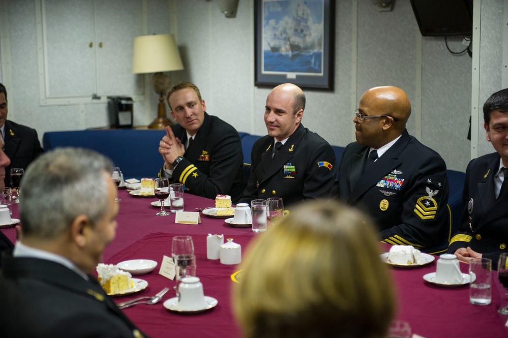 USS Truxtun hosts Romanian and Bulgarian naval officers