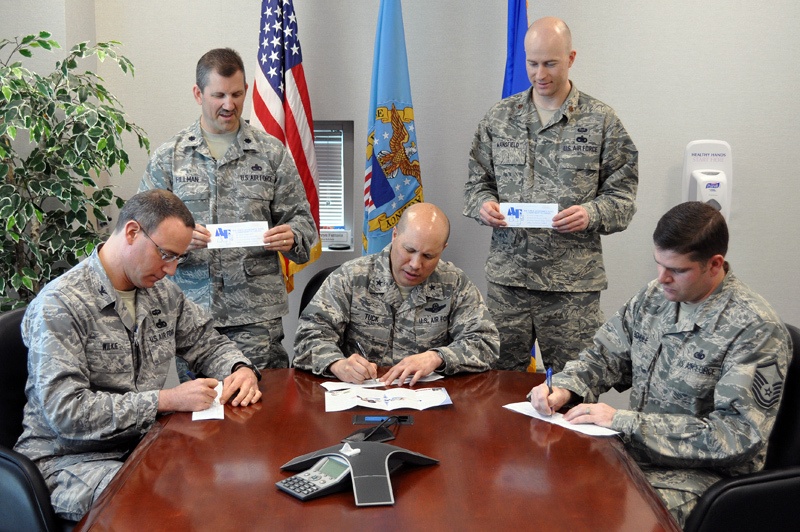 DLA Energy commander kicks off 2014 Air Force Assistance Fund Campaign