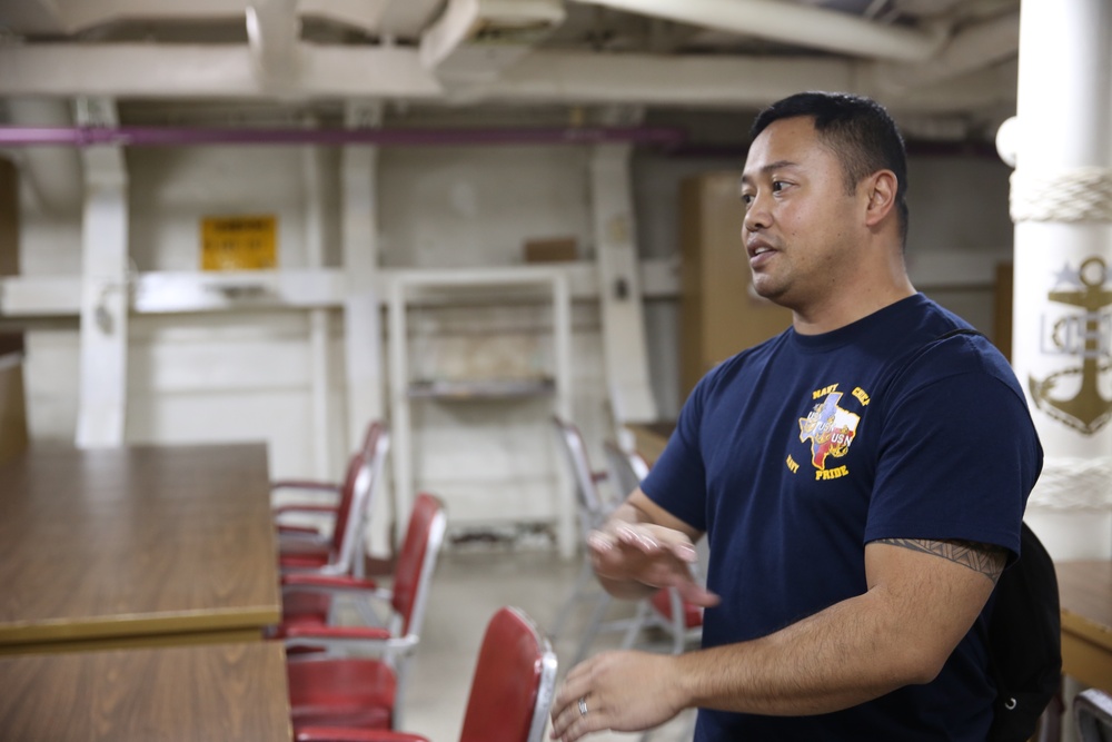 Sailors restore USS Iowa