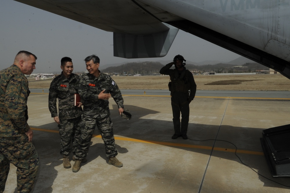 III MEF commanding general, ROK commandant tour Daegu