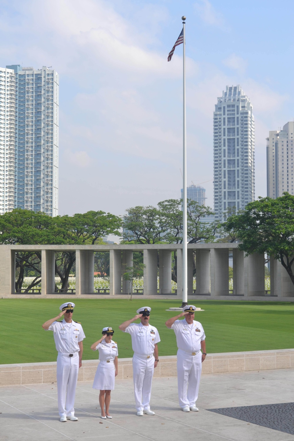 Cowpens sailors pay homage at Manila American Cemetery