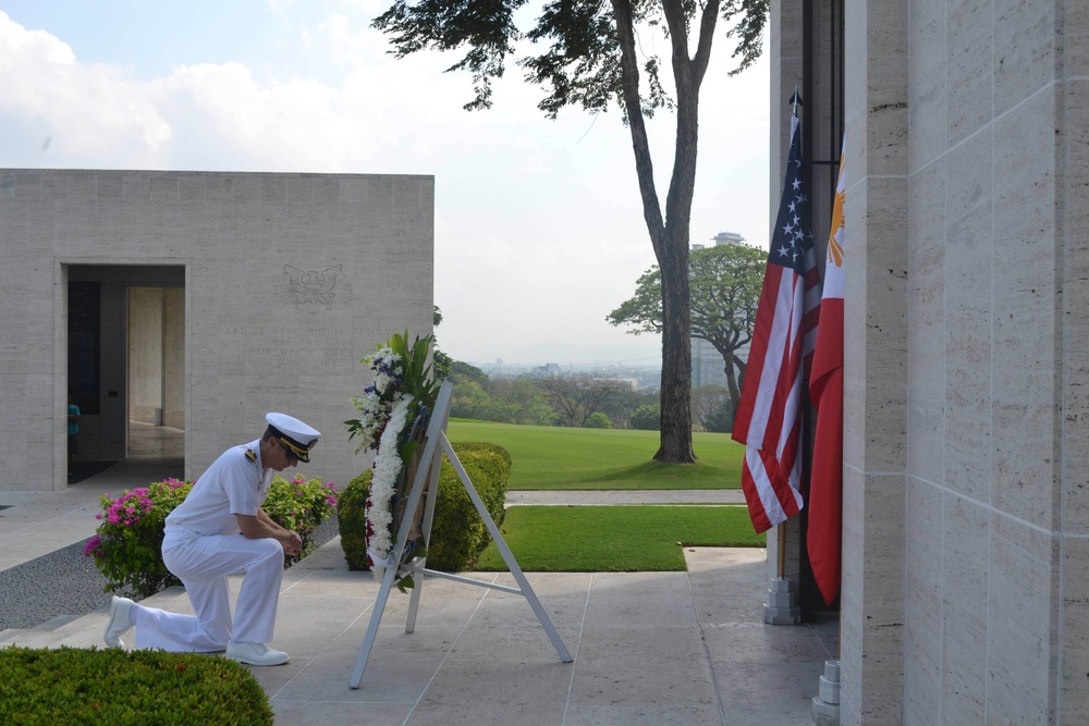 Cowpens sailors pay homage at Manila American Cemetery