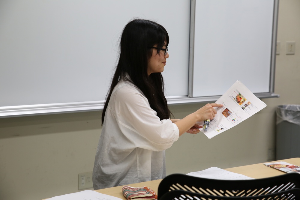 Japanese teacher hosts class, gives back to military community