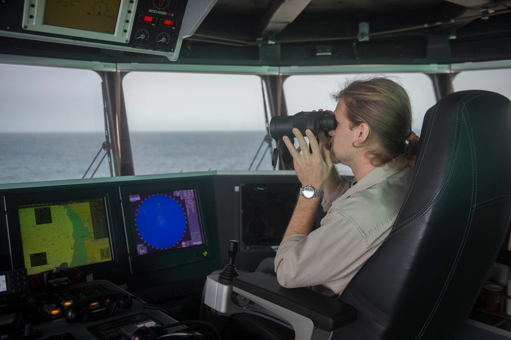 USNS Spearhead in Dakar