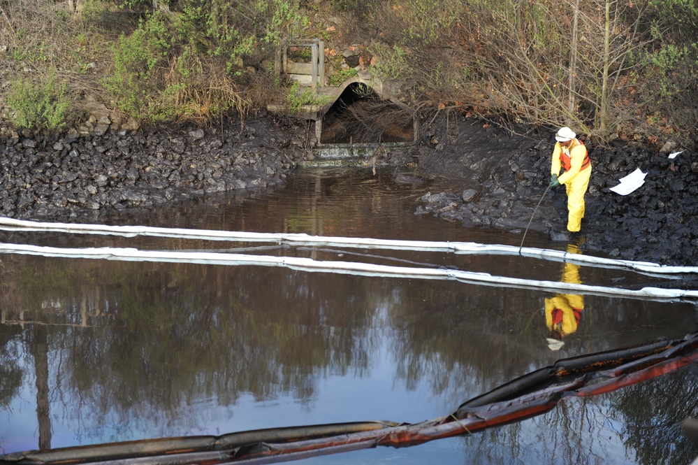Coast Guard monitors Georgetown, SC, oil spill response