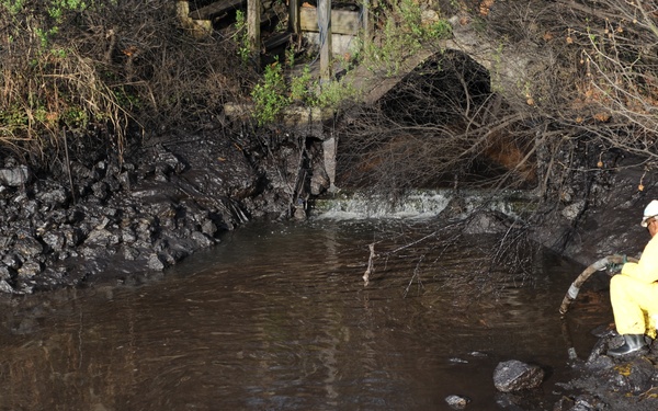 Coast Guard monitors Georgetown, SC, oil spill response