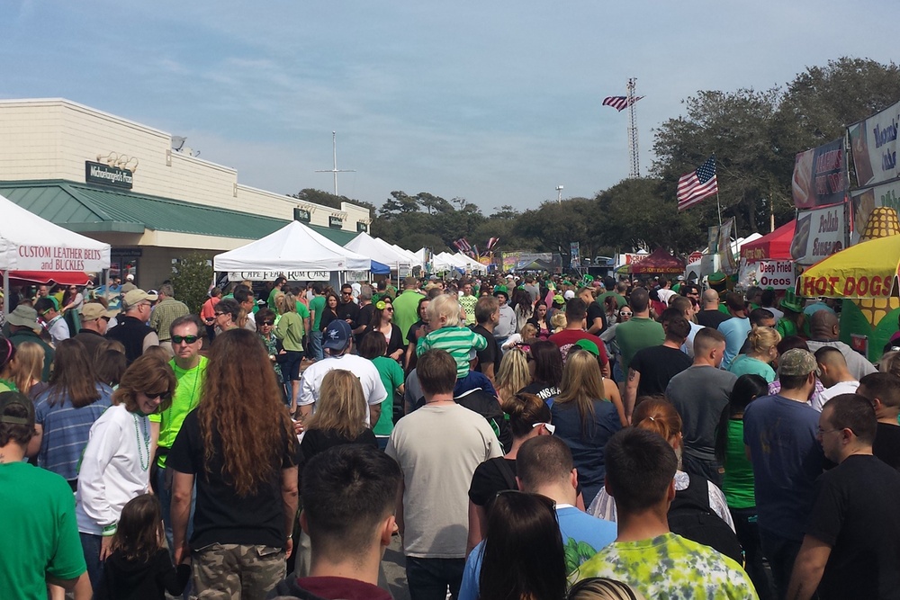Community gathers on Emerald Isle, paints the town green