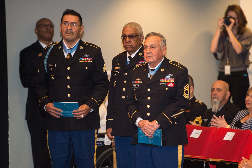 24 Medal of Honor Recipients Inducted into the Hall of Heroes