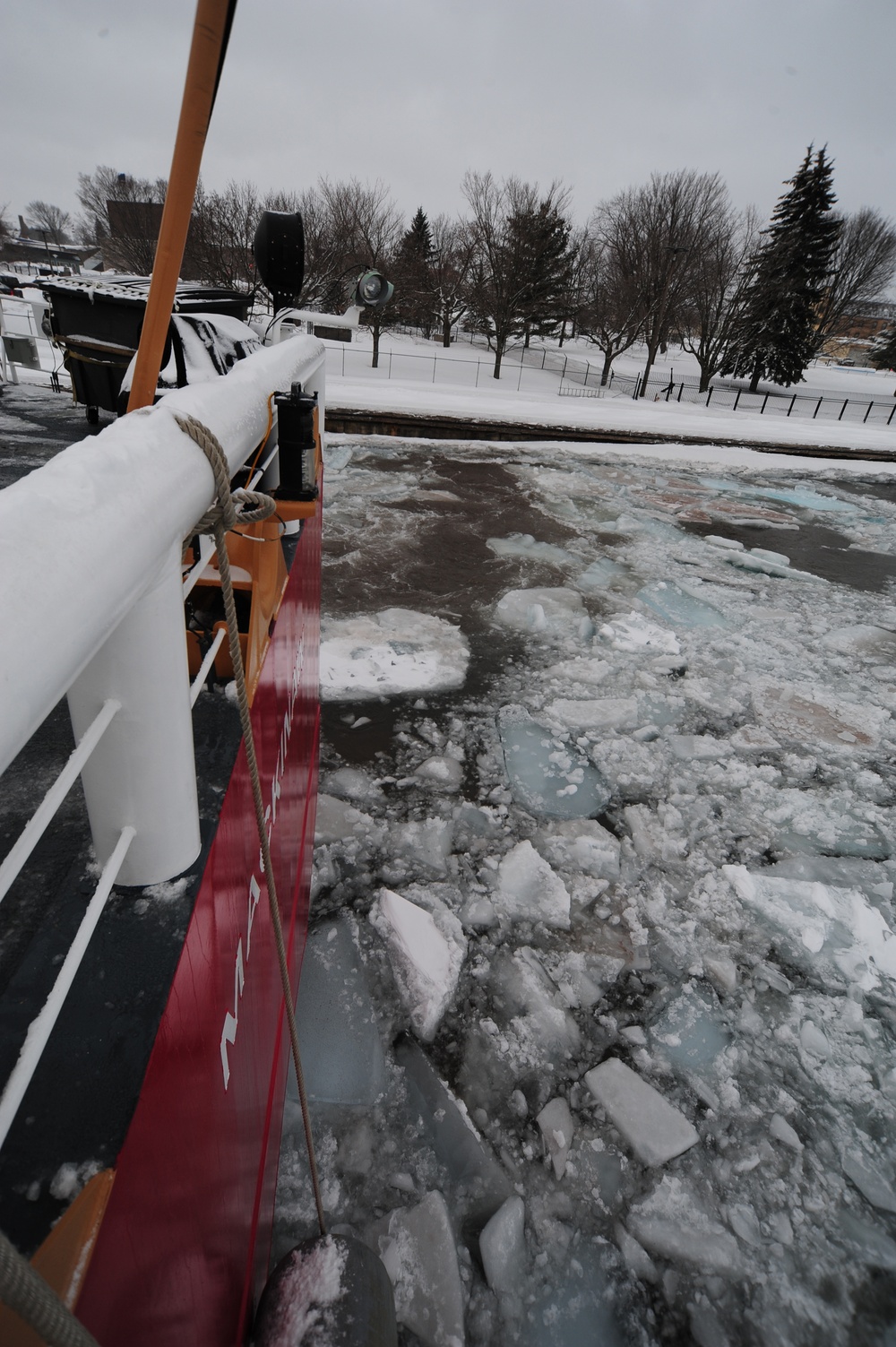 USCGC Mackinaw breaks ice in St. Marys River