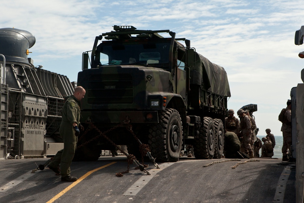 DVIDS - Images - Amphibious Warfare Certification [Image 4 of 21]