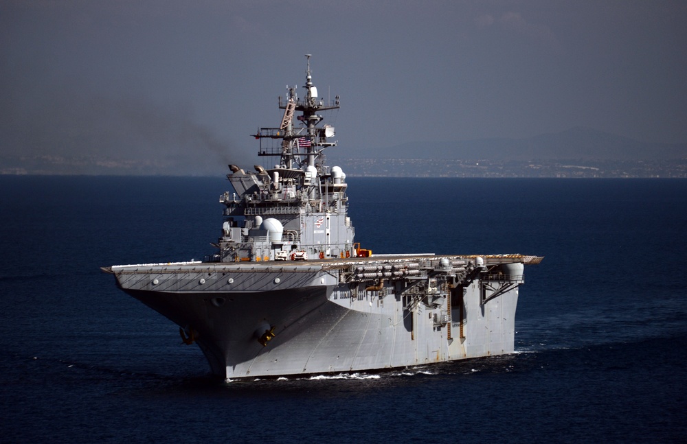 Ships conduct photo exercise