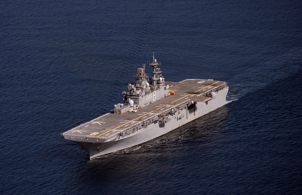 Ships conduct photo exercise