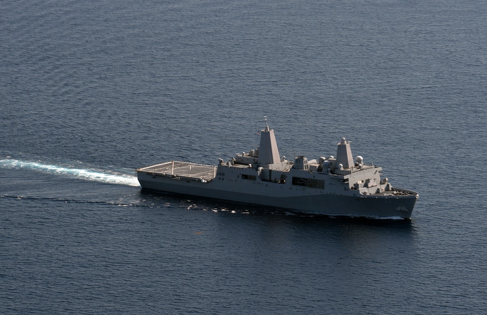 Ships conduct photo exercise