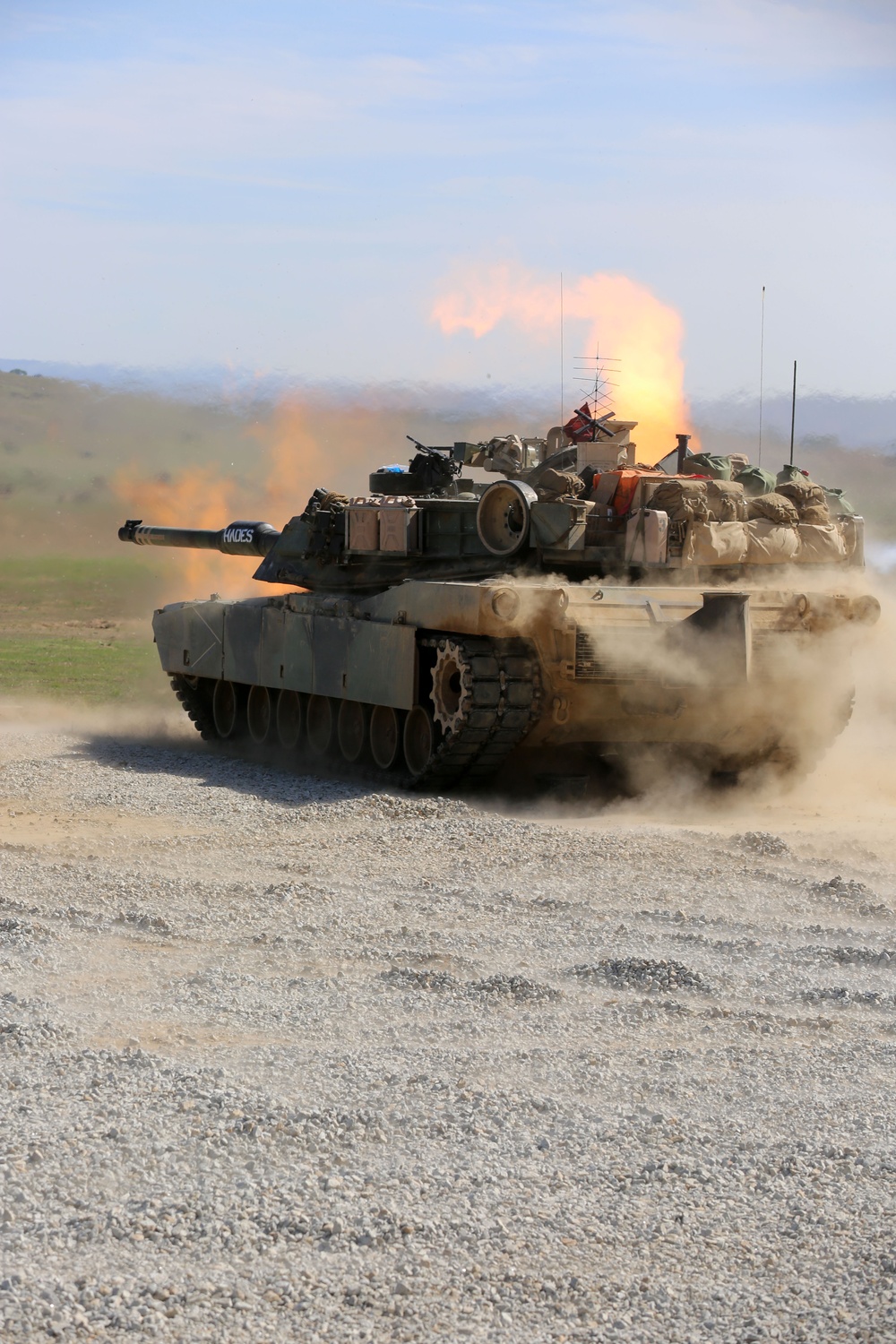 11th MEU Marines roll out for tank training