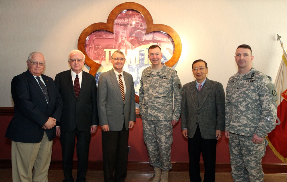 Retired Lt. Gen. Kenneth R. Wykle visits 19th ESC