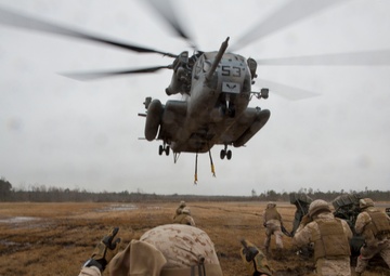 Artillery in the air: Landing support specialists test lift capabilities