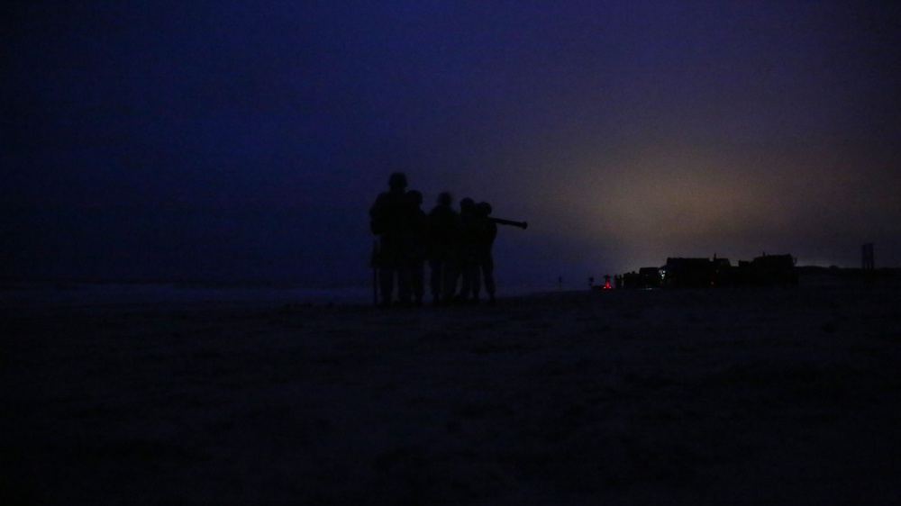 2nd LAAD storms Onslow Beach during live fire training