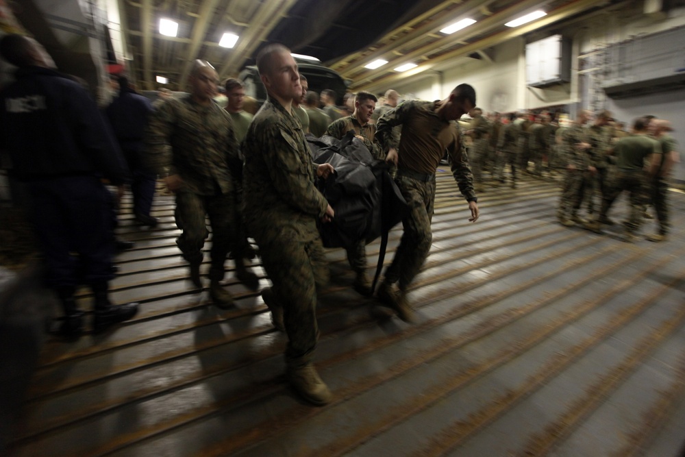 31st MEU CRRC boat assembly