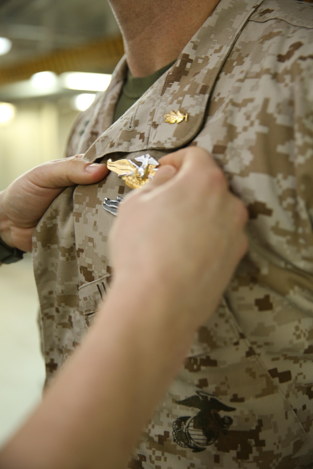 22nd MEU Sailor receives FMF Officer pin