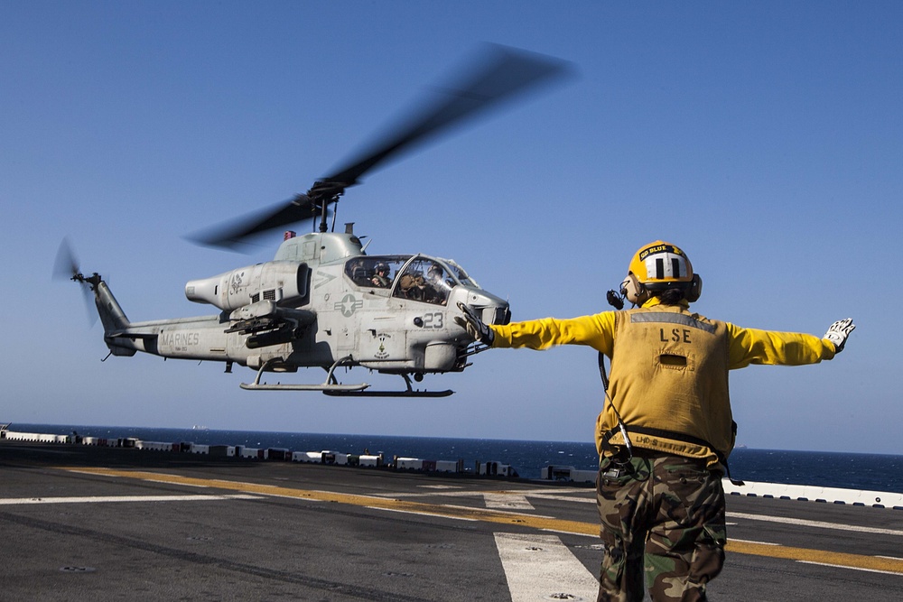 22nd MEU Marines mark aircraft, prevent corrosion