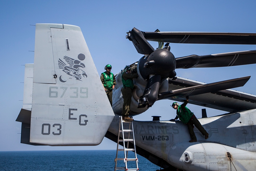 22nd MEU Marines mark aircraft, prevent corrosion