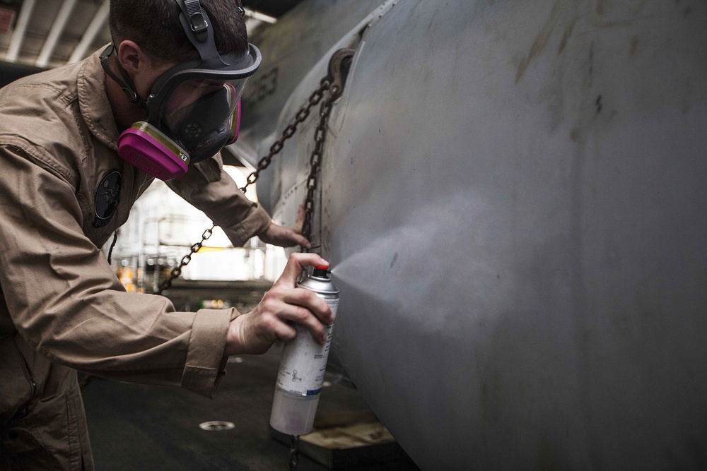 22nd MEU Marines mark aircraft, prevent corrosion