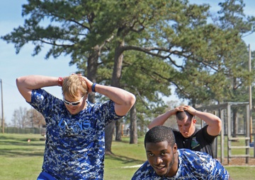 ‘Dog Face’ soldiers, Columbus Lions tackle obstacle course
