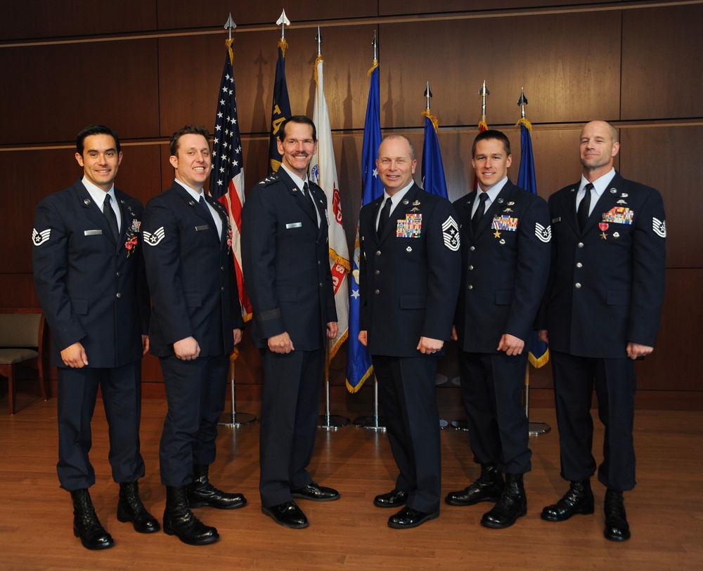 Oregon Air National Guard combat controllers awarded for bravery