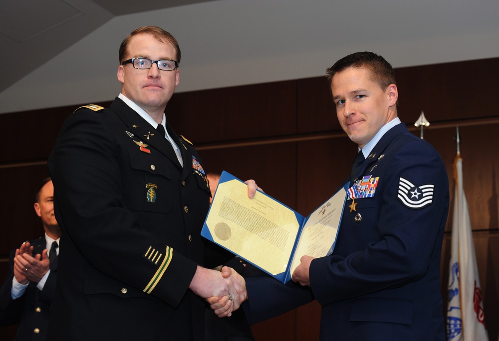 Oregon Air National Guard combat controller awarded Silver Star