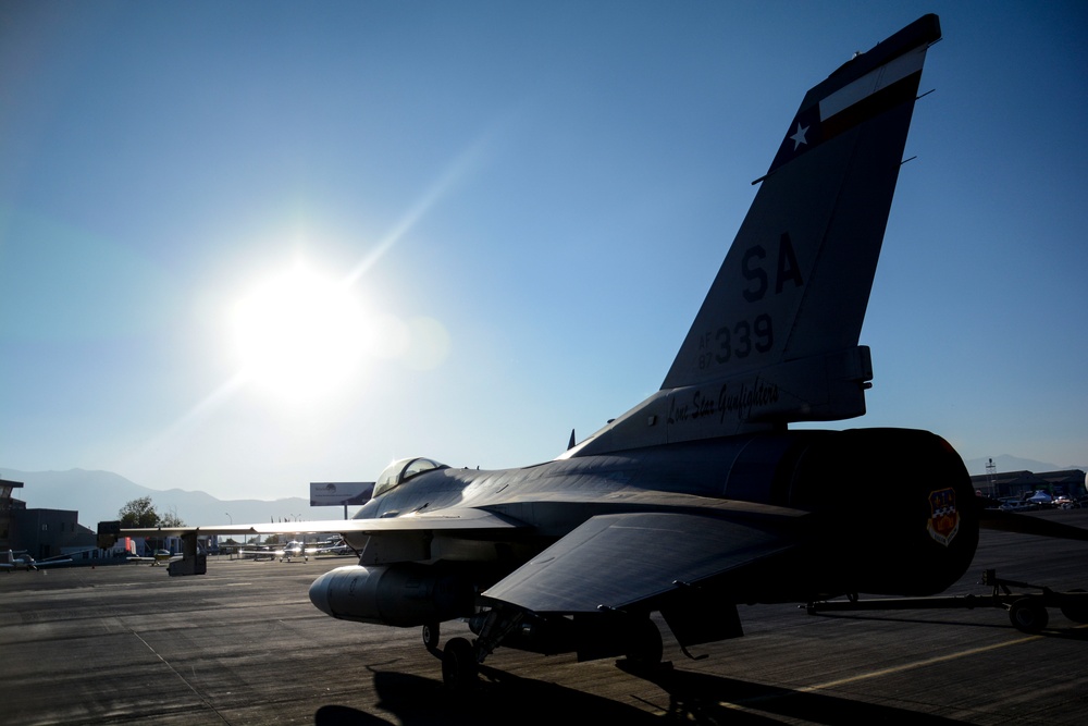 US airmen arrive for FIDAE, subject matter expert exchanges in Chile