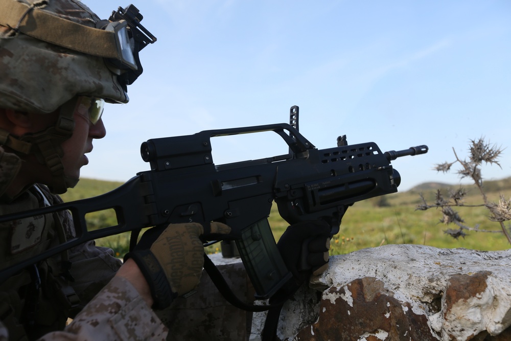 US, Spanish Marines train together in Sierra del Retin