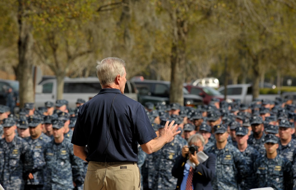 SECNAV visits NSB Kings Bay