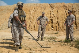 Military working dog handlers build skills with EOD