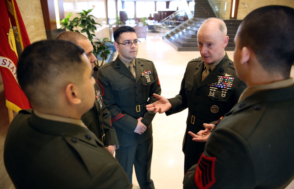 Lt. Gen. meets with Romanian military officials, U.S. Marines