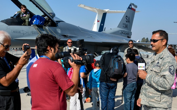 US airmen host Make-A-Wish, Teletón children at FIDAE
