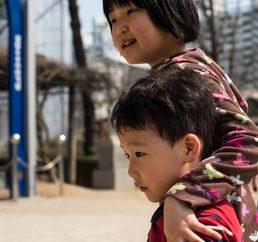 Crossing Borders: Airmen connect with kids at Korean orphanage
