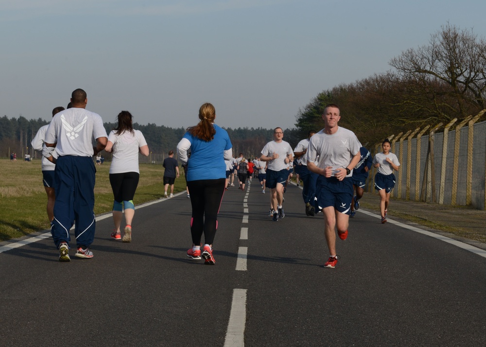 Team Mildenhall maintains fitness through monthly 5 km run