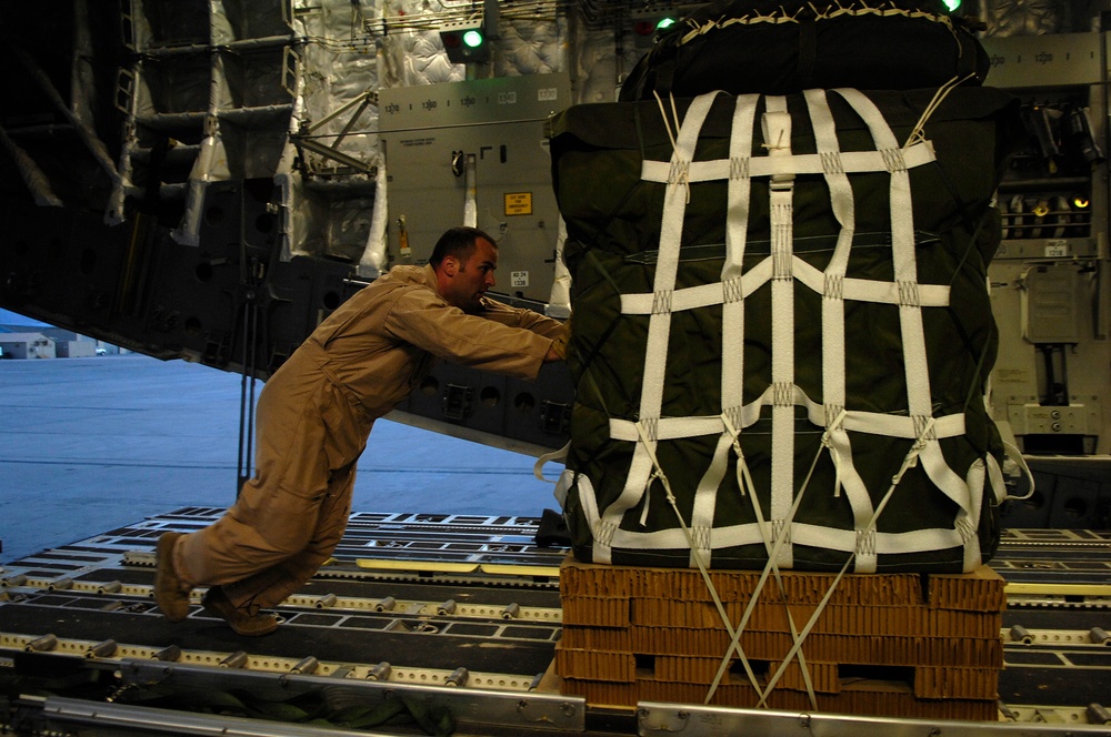 C-17 Globemaster III aerial resupply mission prep