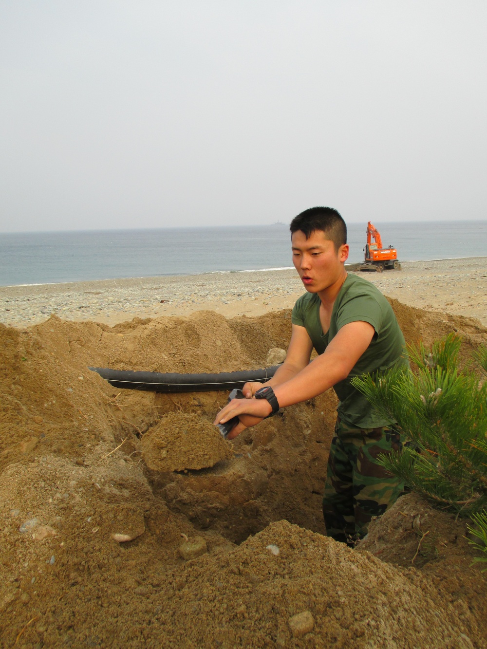 ROK, US Marines prepare fighting positions for Ssang Yong