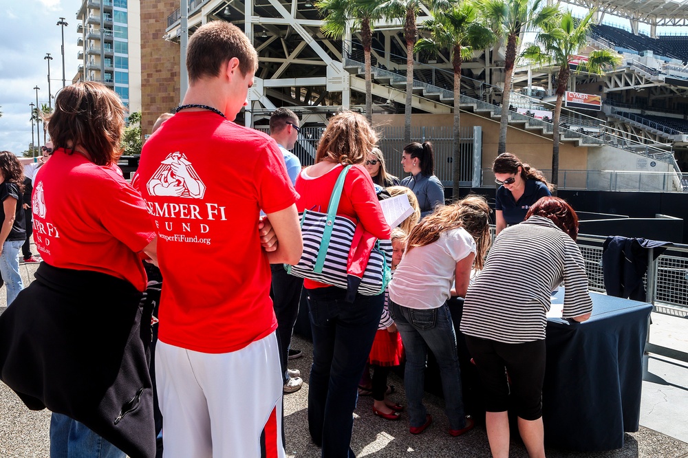 Padres community shows support to deployed Marines