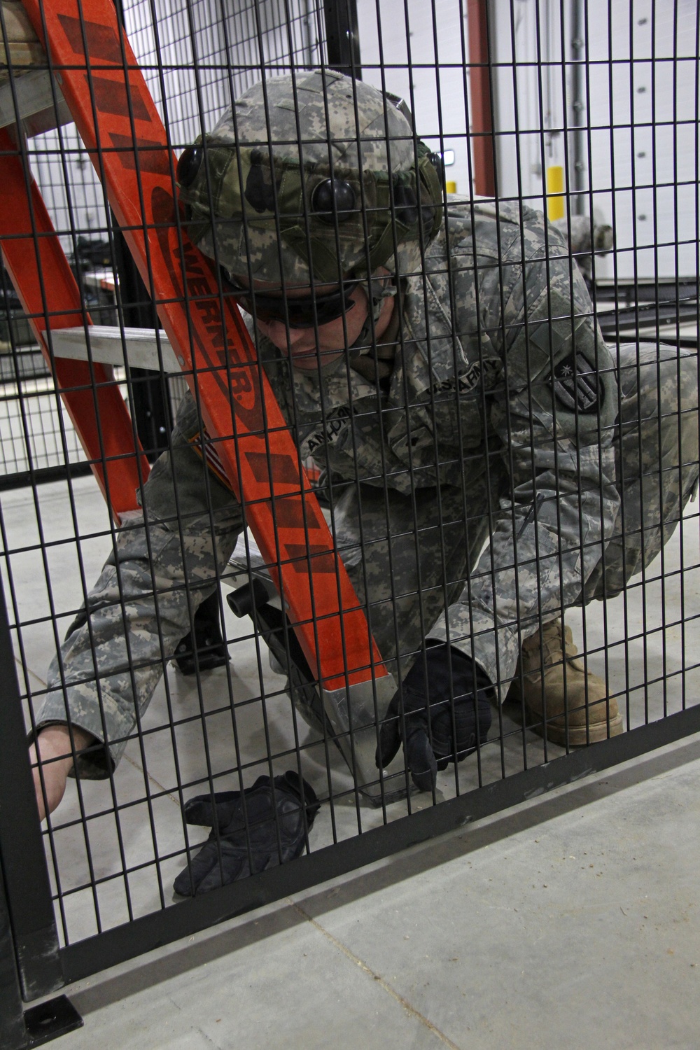 492nd Engineer Company completes detainee holding area construction