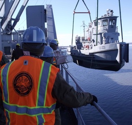 Joint Logistics Over the Shore: Soldiers, sailors integrate into Alaska Shield 2014